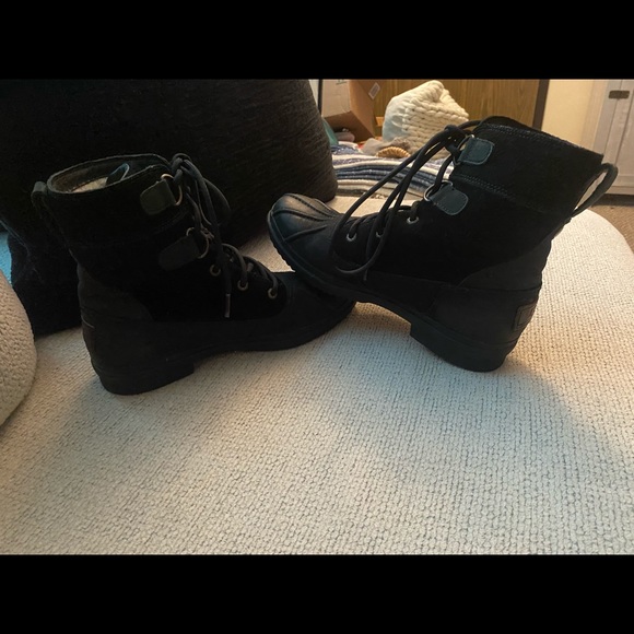 UGG Boots - Picture 5 of 7
